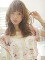 ニーゼロゼロナナ(2007)&nbsp;ヴェールウェーブ 大人可愛い グレージュカラー