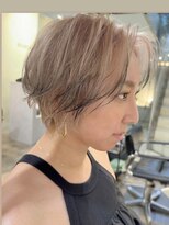 ロコスピアーズ(ROCO SPEARZ)&nbsp;裾カラー　グレージュ　ショート　ブリーチ　裾ブラック