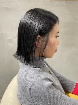 ルフトバイアンビエンテ(Luft by ambiente) 切りっぱなし黒髪ボブ