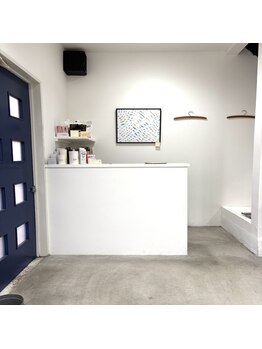 ビーエヌビー(Be n' Be)の写真/【別府石垣】シンプルだけど居心地の良い空間が自慢の《Be n' Be》ドライスパや高いカット技術にも注目☆