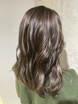 アース 三ツ境店(HAIR&MAKE EARTH)の写真/三ツ境★透明感と艶を両立させて潤いを表現★実力派スタイリストがアナタに似合う今旬のカラーを提案♪