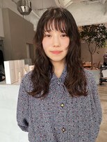 トゥナ(Tuna)&nbsp;顔まわりレイヤー×柔らかパーマ｜ロング