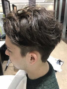 レイビューティー 一宮店(RAY Beauty) 刈り上げ分けスタイル