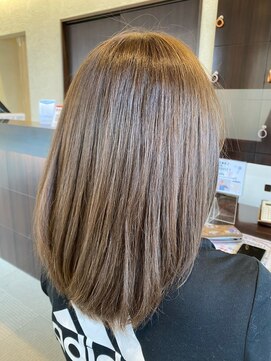 シークレットベースエヌ(Secret Base N) 大人可愛いツヤ髪ストレートロングニュアンスヘーゼルベージュ