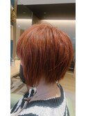 軽やか個性派ショートスタイル