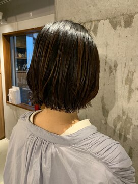 コメル(comeLe) 【colorist kina】外はねボブ