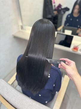 シュガーアウラ バイ エクラート 立川北口店(SUGAR aura byECLART) サラツヤ黒髪ストレート◇ダメージレス縮毛矯正[立川]