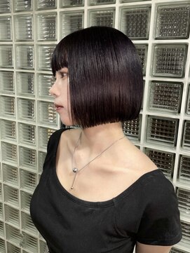 エイチ(811) ミルクティーベージュウルフパーマミディアムヘア50代髪型