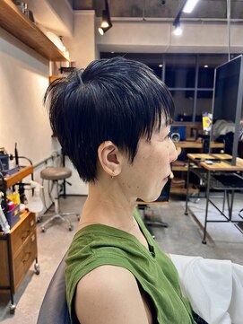 ニール(Neal) 【Neal 新宿/西新宿】 大人ショートスタイル 〈SAKU〉