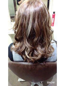 リアリス フレーゼ(Realis Fleuze) 立体感ハイライト×ワンカラー