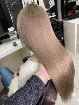 ジーニーホリエ(Geniee horie) Geniee horie 【 艶髪×ミルクティーベージュ 】