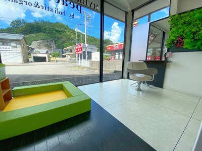 半個室のキッズルーム完備。お子様と一緒にご来店も大歓迎です