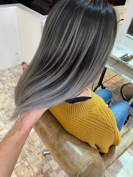 ノイズ オオサカ(NOISM) シルバー系バレイヤージュ　ハイライトカラー