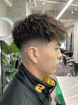 スキルセカンドハウス 天神(SKILL SECOND HOUSE) スキンフェード ダウンバング ツイストパーマ