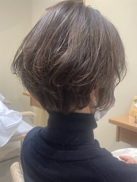 シリ アンド ブラント(siri and brunt) 【ミセス】クセ毛活かしショートボブ