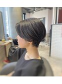 【Lee大阪店】横顔も美人なくびれショート/新出