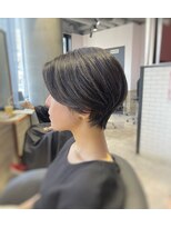 リーオオサカ(Lee Osaka)&nbsp;【Lee大阪店】横顔も美人なくびれショート/新出