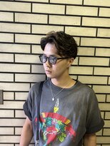 クロムトウキョウ ザ バーバー 新宿本店(CHROM TOKYO the Barber)&nbsp;リバースパーマ金メッシュ