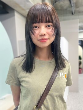 イロウ 天神大名店(IROW) 顔周りカット　レイヤーカット　アッシュグレー【天神大名】