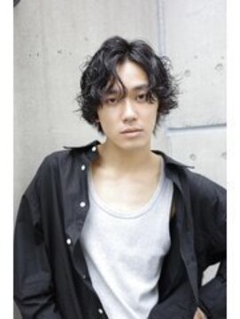 ブークル(boucle) ミディアムパーマ サイドパート ミディアムウルフ