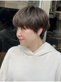 女性らしいコンパクトショート 燻みミルクティー 【窪田】川崎