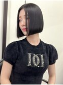 クビが長くみえる前下がりボブ