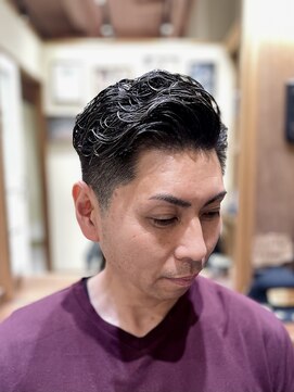 フォーコーナーズ(Four Corners) 大人スキンフェードツーブロック刈り上げマンバン30代40代