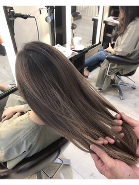 エレナ(elena) ヘアスタイル