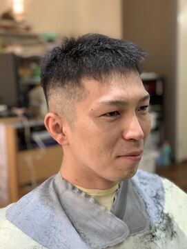 理容ドラゴン 1mmフェードカット