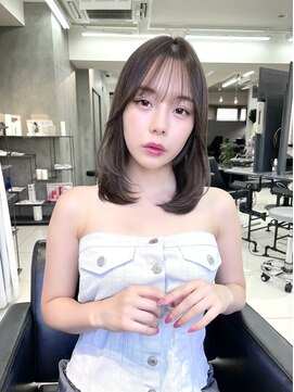 ヴェイン 渋谷(vain) くびレイヤーエモージュインナーグレージュ前髪ピンクベージュ