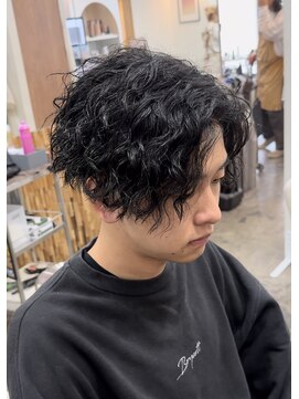 リヴ オオサカ(LIV OSAKA) センターパート ツイスパ ミディアム スパイラルパーマ