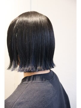 ヒカリス 中崎店(HIKARIS) 切りっぱなしボブ◇インナーカラー◇ブルーブラック