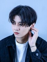 オーシャントーキョー 大阪(OCEAN TOKYO)&nbsp;韓国ヘアカルマパーマコンマバングセンターパート黒髪ウルフ