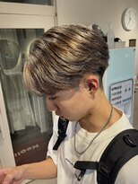 テトラ バイ ネオリーブ 横浜西口店(tetra by neolive)&nbsp;メンズカラー ブリーチ Wカラー ベージュ 横浜/横浜駅