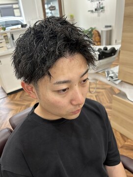 ヒカリ バイ イサミ 西川口(Hikari by ISAMI) 韓国マッシュスペインカールスパイキーショート〈理容室〉西川口