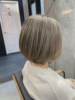 レイドバック(LAID BACK)&nbsp;【代官山LAIDBACK】白髪ぼかしショートボブ