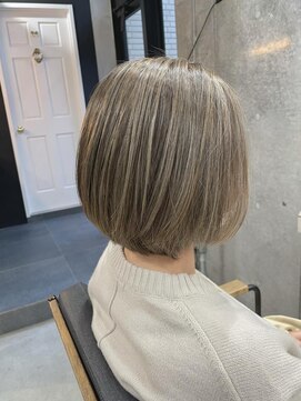 レイドバック(LAID BACK) 【代官山LAIDBACK】白髪ぼかしショートボブ