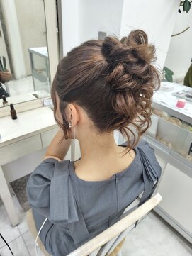 リサ 恵比寿(risa.) 高めルーズアップ