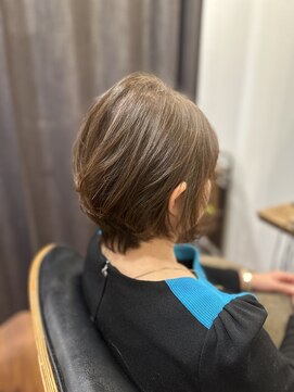 スリーバイザサロン(THREE by the salon) 大人ショート