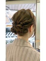 エラ(Ella)&nbsp;大人可愛いアップスタイル