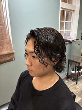 オールマンバーバーショップ 流山おおたかの森(Allman Barbershop) 波巻きスパイラル/リバースセンターパート/流山おおたかの森
