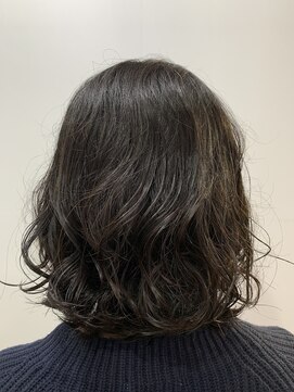 アイリー(irie) くしゃふわミディアムボブ