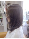 チラつく白髪撃退!艶やかグレイカラーで-7歳!