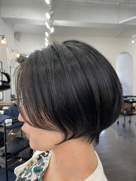 ネウィベルシア 名駅(newi belsia) 横顔美人♪大人ショートボブ