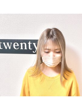 トゥエンティ(twenty) ハイトーンに仕上げたバレイヤージュ【twenty】