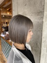 エース (ACE)&nbsp;ACE 横浜　切りっぱなしボブ×プラチナシルバー