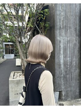 ケリーズグリーン(Kelly's Green) white beige