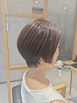 キオナ(Kiona) 大人キレイショートカット