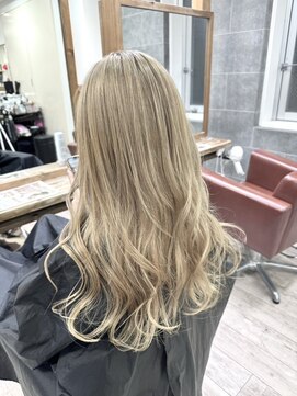 ジゼル(gisele) ヌーディーベージュ