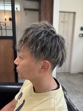 ティーエムヤンガーザンイエスタデイ(T.M younger than yesterday) ツイストパーマ、メッシュカラー